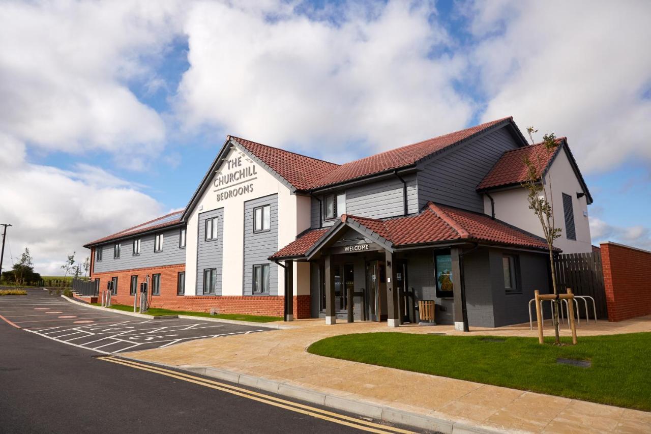 The Churchill By Greene King Inns Royal Wootton Bassett Exterior foto